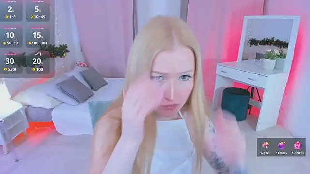 Snapshot of Laly_Peach chatting on 16, 12, 2024 Laly Peach online show from 16, 12, 2024