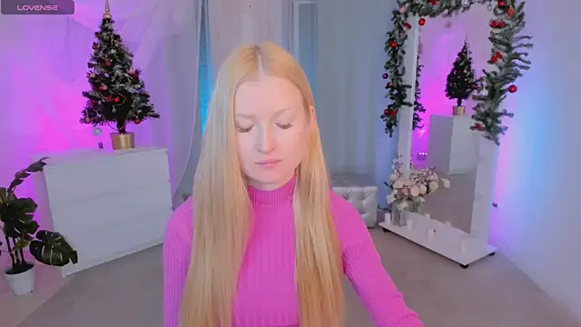Snapshot of Laly_Peach chatting on 28, 12, 2024 Laly Peach online show from 28, 12, 2024