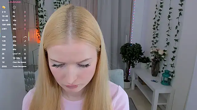 Laly Peach online show from 23, 11, 2025