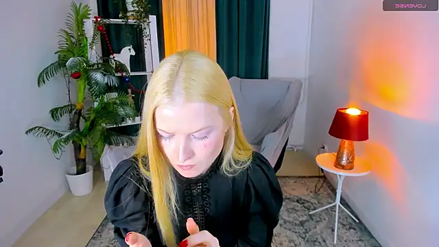 Snapshot of Laly_Peach chatting on 6, 1, 2026 Laly Peach online show from 6, 1, 2026