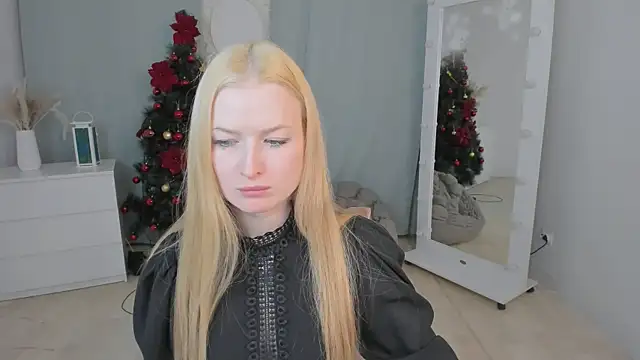 Snapshot of Laly_Peach chatting on 12, 1, 2026 Laly Peach online show from 12, 1, 2026