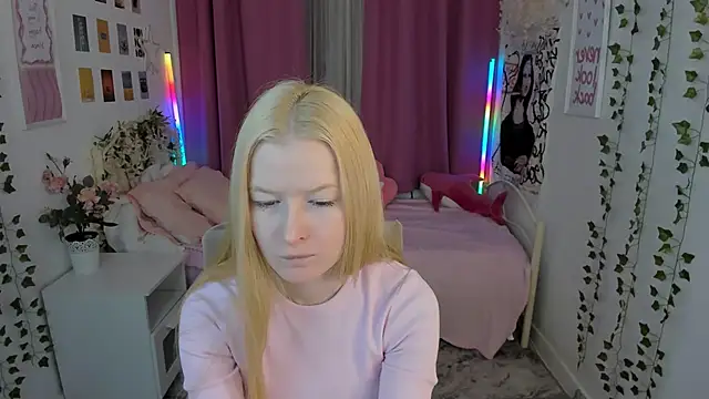 Snapshot of Laly_Peach chatting on 1, 3, 2026 Laly Peach online show from 1, 3, 2026