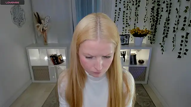 Snapshot of Laly_Peach chatting on 16, 3, 2026 Laly Peach online show from 16, 3, 2026