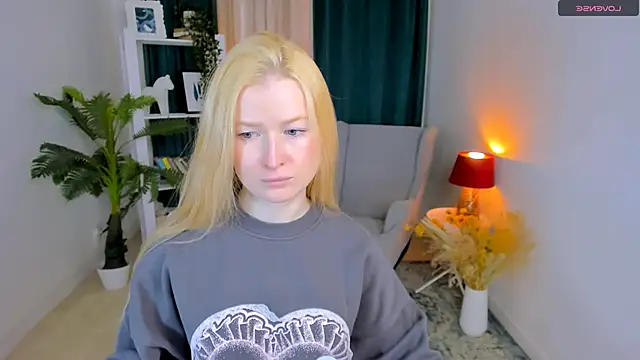 Snapshot of Laly_Peach chatting on 18, 3, 2026 Laly Peach online show from 18, 3, 2026