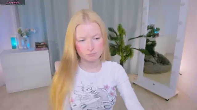 Snapshot of Laly_Peach chatting on 30, 5, 2026 Laly Peach online show from 30, 5, 2026