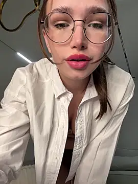 Snapshot of stefannichka chatting on 17, 11, 2025 stefannichka online show from 17, 11, 2025