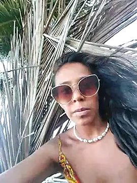 Snapshot of Luna-Natural chatting on 7, 10, 2025 Luna-Natural online show from 7, 10, 2025