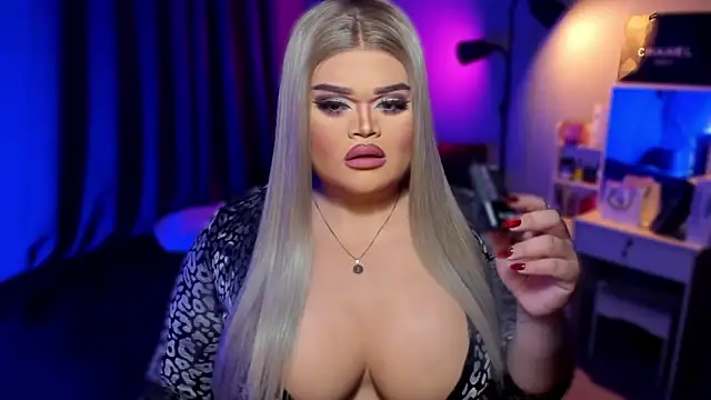 KarolinaThompson online show from 15, 12, 2024