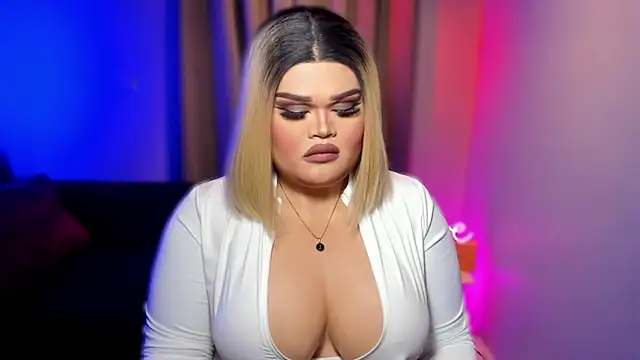 KarolinaThompson online show from 5, 3, 2025