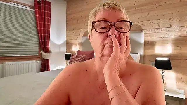 GrannyChrissy68 online show from 1, 4, 2026