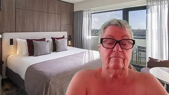 GrannyChrissy68 online show from 20, 5, 2026