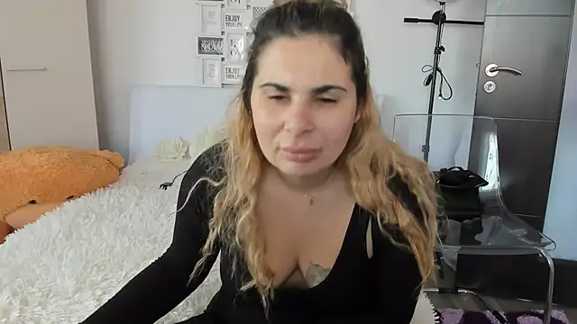 sweetemy4u online show from 6, 1, 2025