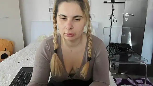 sweetemy4u online show from 9, 1, 2025