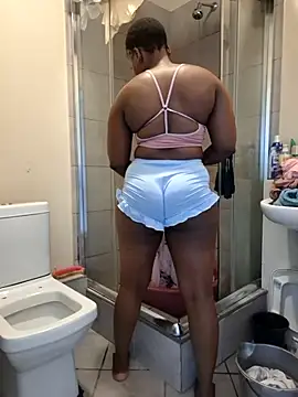 Snapshot of FitSelina66 chatting on 23, 2, 2026 FitSelina66 online show from 23, 2, 2026