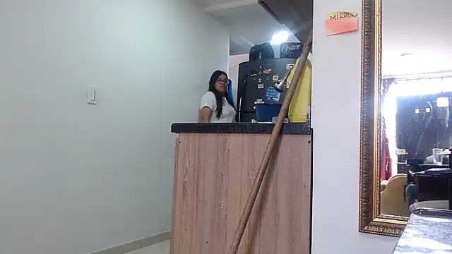 Ixchel Anaid online show from 1, 3, 2025