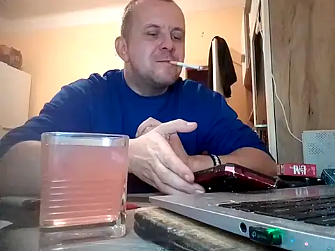 Snapshot of MrWhitePL chatting on 8, 12, 2024 MrWhitePL online show from 8, 12, 2024