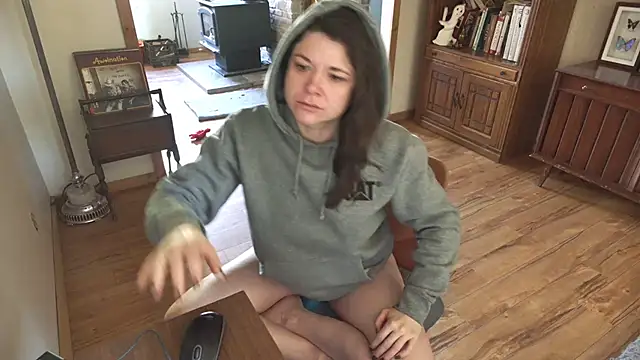 MarcyJones online show from 11, 4, 2026