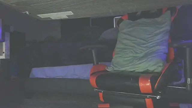 Snapshot of Dick_and_muscles chatting on 13, 3, 2025 Dick and muscles online show from 13, 3, 2025