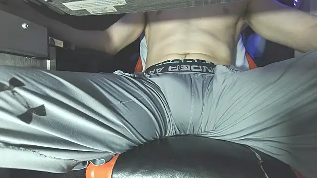 Snapshot of Dick_and_muscles chatting on 10, 9, 2025 Dick and muscles online show from 10, 9, 2025