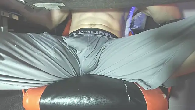 Snapshot of Dick_and_muscles chatting on 13, 10, 2025 Dick and muscles online show from 13, 10, 2025