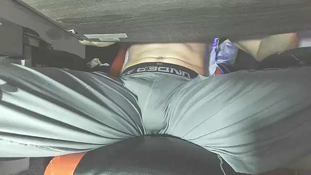 Snapshot of Dick_and_muscles chatting on 14, 10, 2025 Dick and muscles online show from 14, 10, 2025