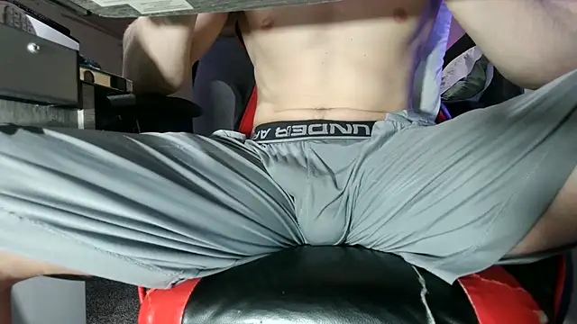 Snapshot of Dick_and_muscles chatting on 29, 11, 2025 Dick and muscles online show from 29, 11, 2025