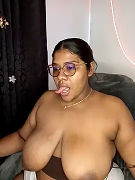 paola091 online show from 14, 7, 2026