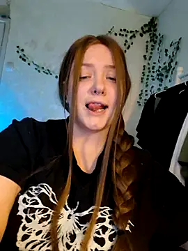 Snapshot of Sophia_Edwards chatting on 6, 4, 2026 Sophia Edwards online show from 6, 4, 2026