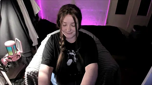 Snapshot of Sophia_Edwards chatting on 7, 5, 2026 Sophia Edwards online show from 7, 5, 2026
