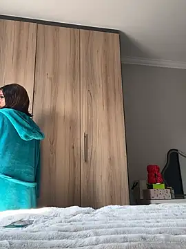 CurvyDesire1 online show from 27, 5, 2026