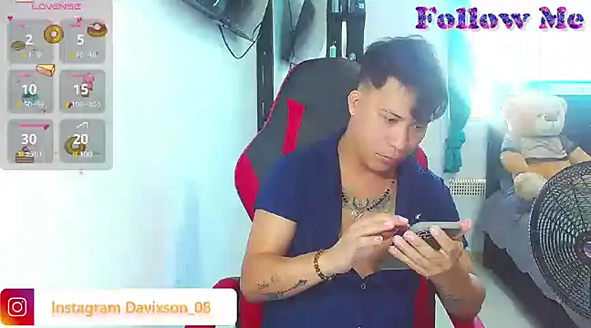 Snapshot of boyhot23x chatting on 10, 1, 2025 boyhot23x online show from 10, 1, 2025