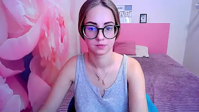 Snapshot of AliceAdams chatting on 13, 12, 2024 AliceAdams online show from 13, 12, 2024