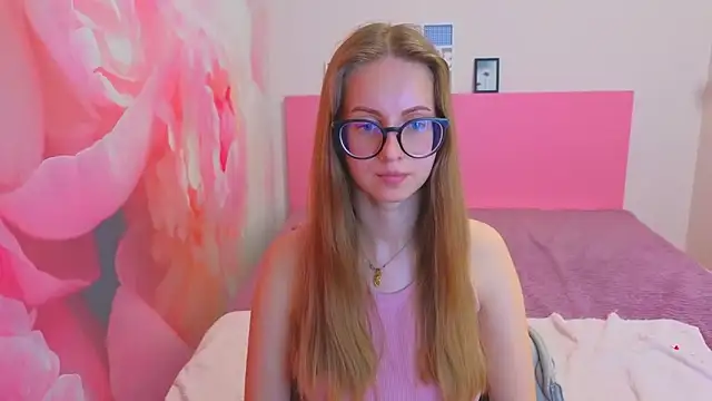 Snapshot of AliceAdams chatting on 8, 5, 2026 AliceAdams online show from 8, 5, 2026