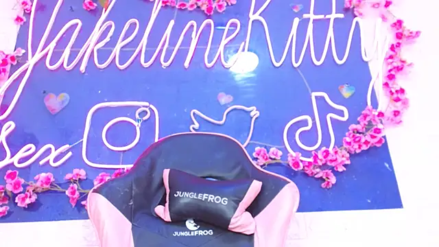 Snapshot of JakelineKitty chatting on 8, 11, 2025 JakelineKitty online show from 8, 11, 2025