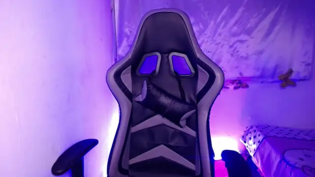 ninatiny online show from 23, 2, 2026