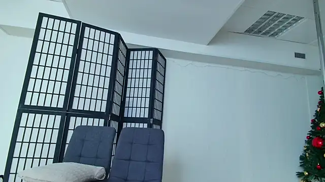 Snapshot of girl_nextd00r chatting on 10, 1, 2025 girl nextd00r online show from 10, 1, 2025