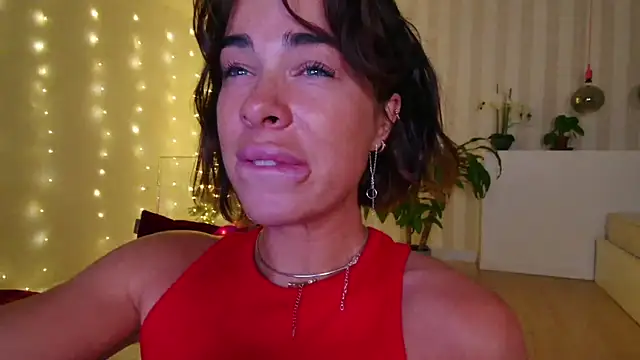 Snapshot of girl_nextd00r chatting on 16, 1, 2025 girl nextd00r online show from 16, 1, 2025