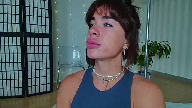 Snapshot of girl_nextd00r chatting on 12, 2, 2025 girl nextd00r online show from 12, 2, 2025