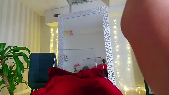 Snapshot of girl_nextd00r chatting on 15, 2, 2025 girl nextd00r online show from 15, 2, 2025