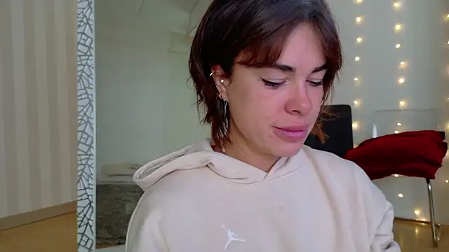 Snapshot of girl_nextd00r chatting on 13, 3, 2025 girl nextd00r online show from 13, 3, 2025