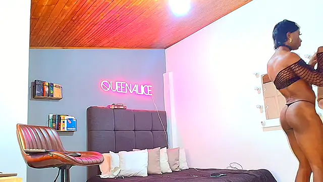 queenaliice online show from 9, 2, 2026