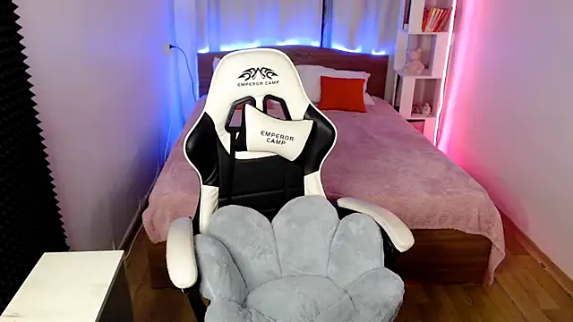 Kira honeyy online show from 22, 1, 2025