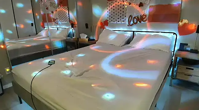 MikyFoxx online show from 14, 2, 2025