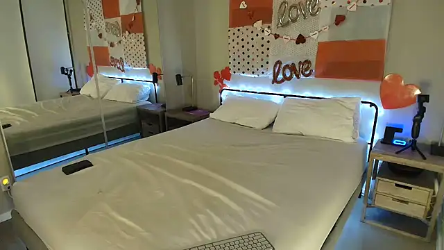 MikyFoxx online show from 18, 2, 2025