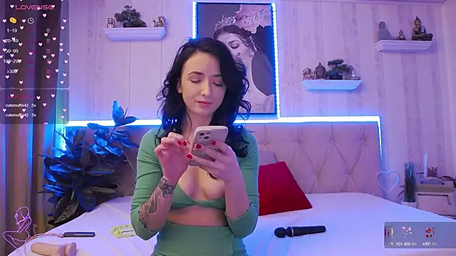 Snapshot of GlamKate chatting on 3, 3, 2025 GlamKate online show from 3, 3, 2025