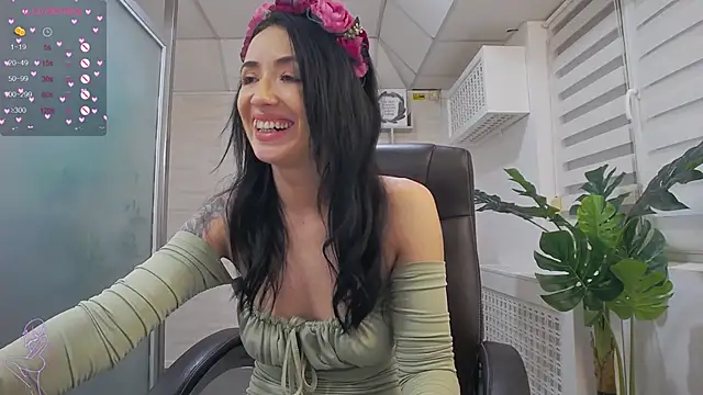 Snapshot of GlamKate chatting on 10, 3, 2025 GlamKate online show from 10, 3, 2025