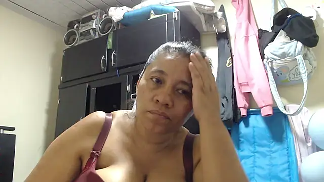 adrixxx38 online show from 10, 4, 2026