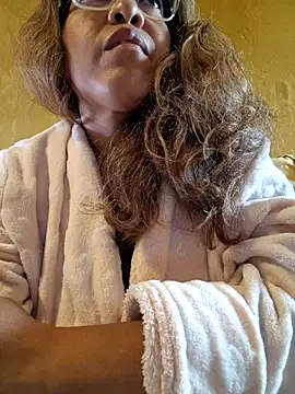 Snapshot of mila38 chatting on 10, 9, 2025 mila38 online show from 10, 9, 2025