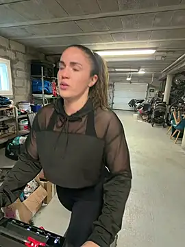 Clara-xoxo online show from 13, 1, 2026