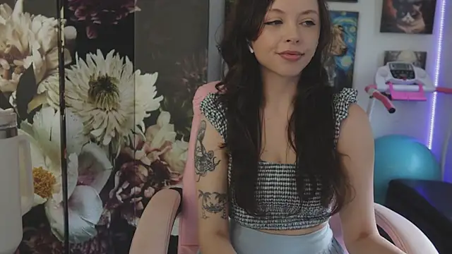 Snapshot of makiyahbelle chatting on 28, 11, 2025 makiyahbelle online show from 28, 11, 2025